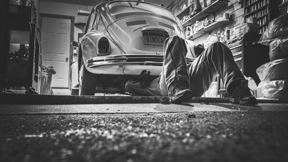 Les gros ateliers : garages et concessions de 20 salariés et plus